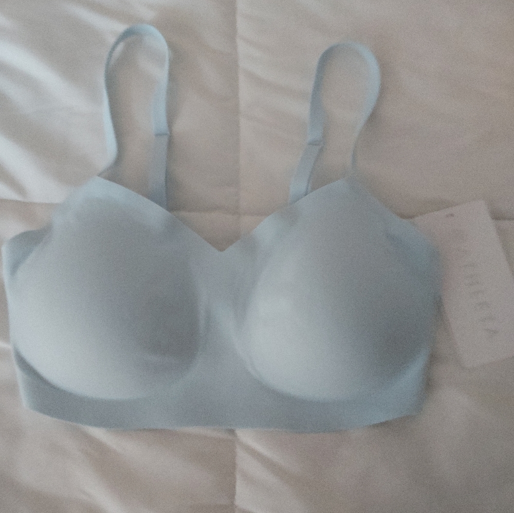 NWT Athleta Ritual adjustable strap bra in blue, XS D-DD